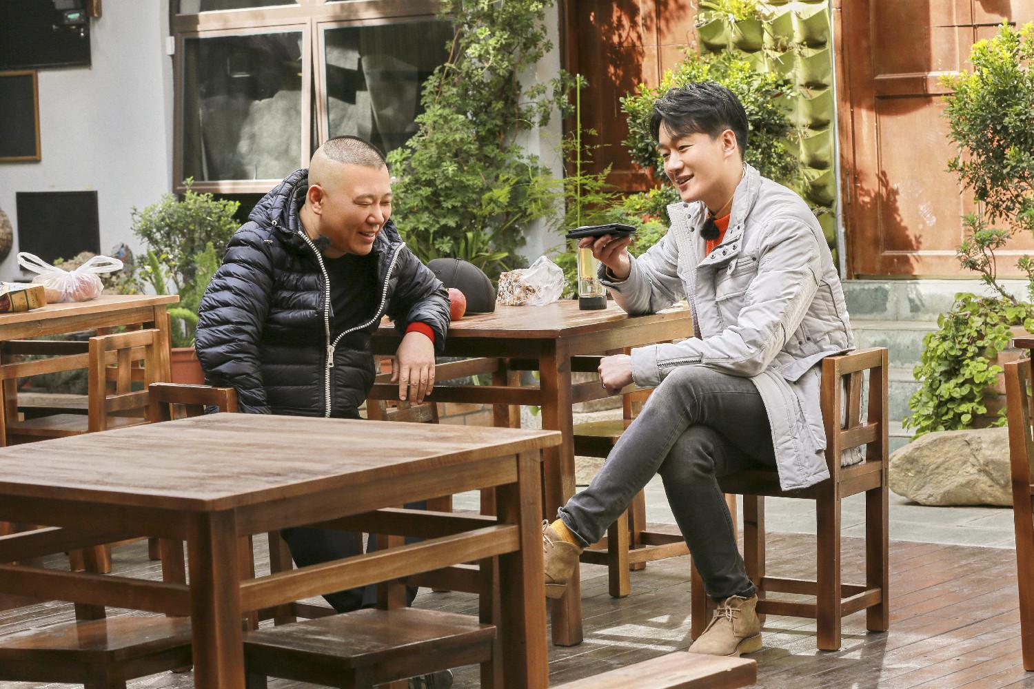 佟大为《大叔小馆》自创凌波微步舞 与郭京飞搞笑互怼|大叔小馆|郭京