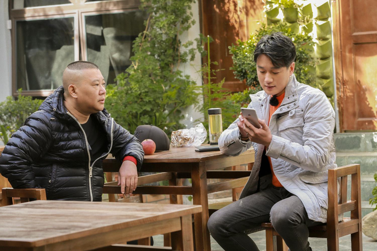 佟大为《大叔小馆》自创凌波微步舞 与郭京飞搞笑互怼|大叔小馆|郭京