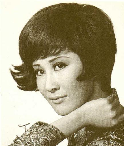 向华强原配,家庭背景显赫,李小龙的去世彻底改变了她的一生|丁佩