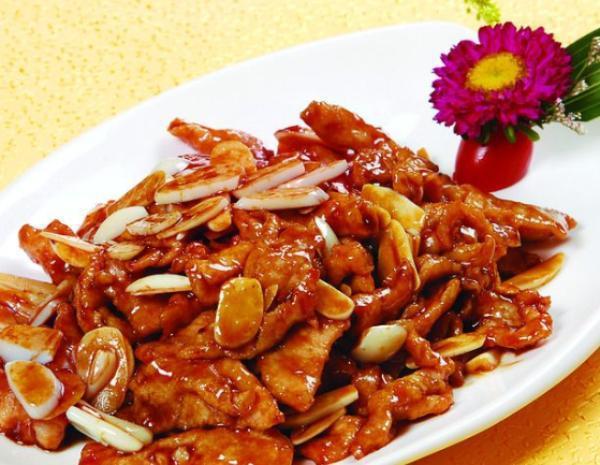 美食推荐:蒜爆肉片,蒜蓉木耳菜,荸荠虾仁,金汤黄河鱼