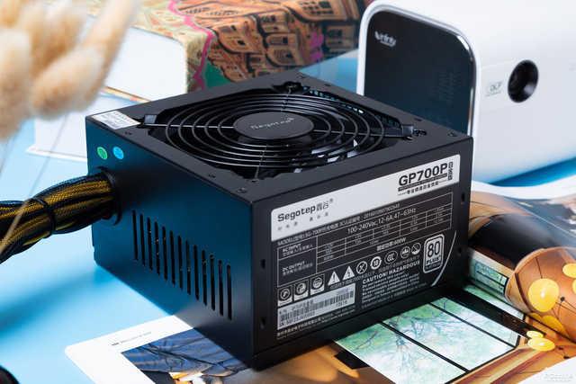 鑫谷gp700p白金版电源开箱 外装更改内芯依旧