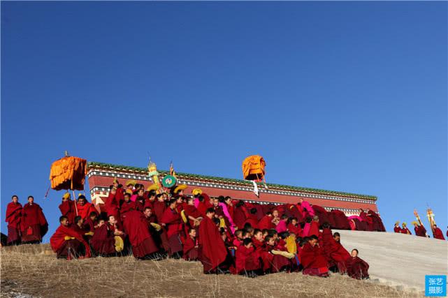 甘南郎木寺晒大佛神秘的晒佛节让人倍感信仰的力量