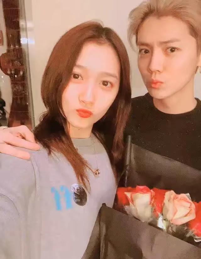 新浪看点# 关晓彤拍摄卫生巾广告,未p图. 来自娱乐北斗星 - 微博