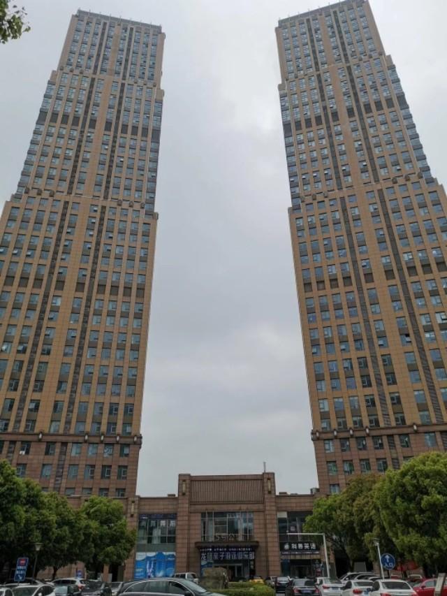 4分24秒登顶36层高楼常熟市第二届垂直马拉松赛圆满落幕