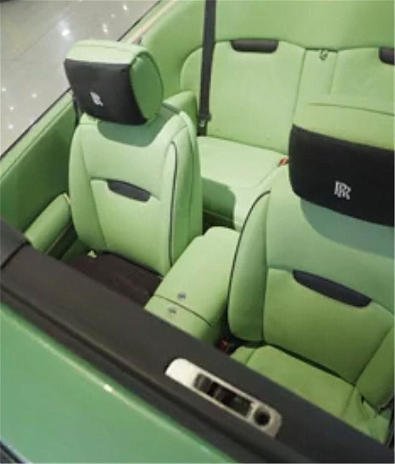 原厂绿色劳斯莱斯车价1300万国内仅一台内饰就得200万