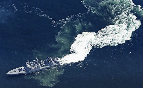 日本海岸警卫队船只在F-35A隐形战斗机坠毁地进行救援和搜索。视觉中国 资料