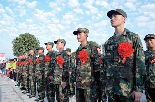 为什么新兵入伍时,都要注销户口?部队考虑得很周到