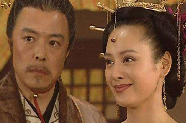 让嬴政的母亲神魂颠倒,还生了2个儿子