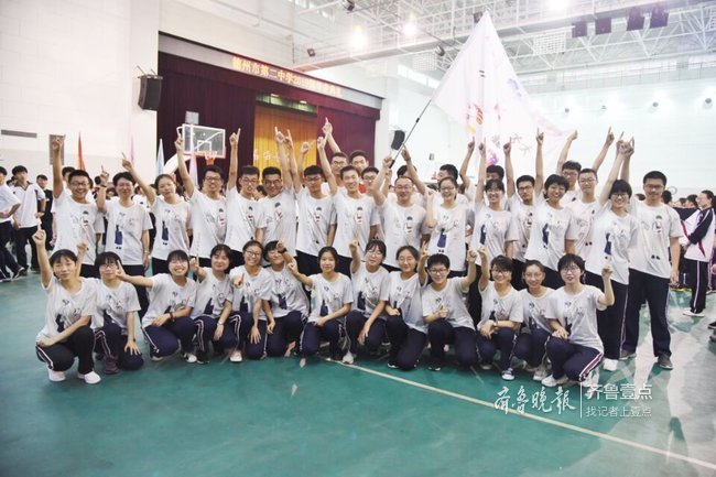 德州二中毕业典礼好暖心,教师赠言让学生