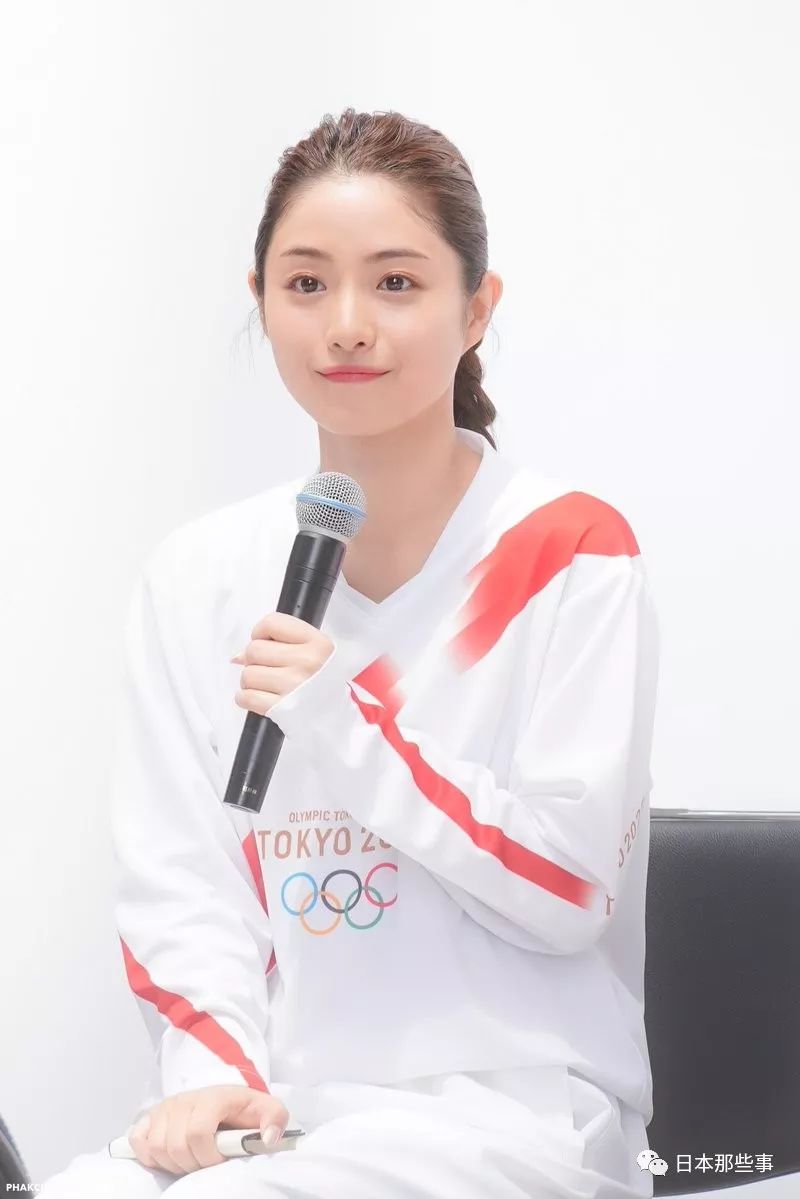 石原里美新剧造型出炉过往穿搭引领时尚潮流