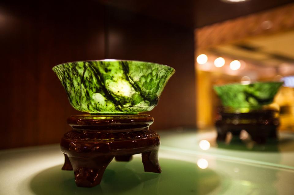 唐诗中葡萄美酒夜光杯是真实存在还是古人杜撰?到酒泉找答案去|甘肃|夜光杯|酒泉_新浪新闻