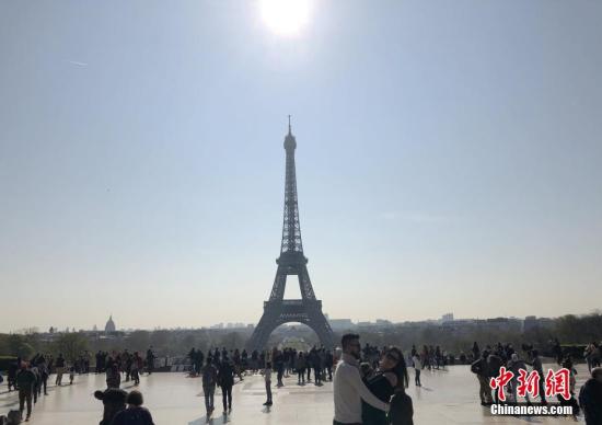 资料图：法国巴黎埃菲尔铁塔。中新社记者 李洋 摄
