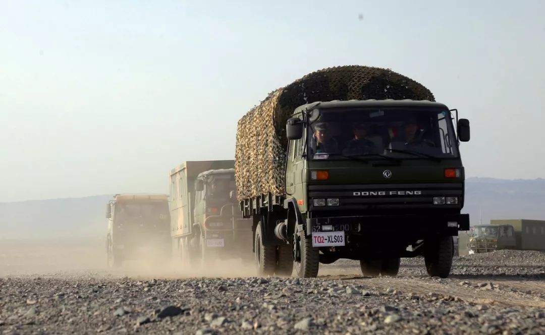 行军600km高温50风沙6级热血男儿在六月开启驻训进行时