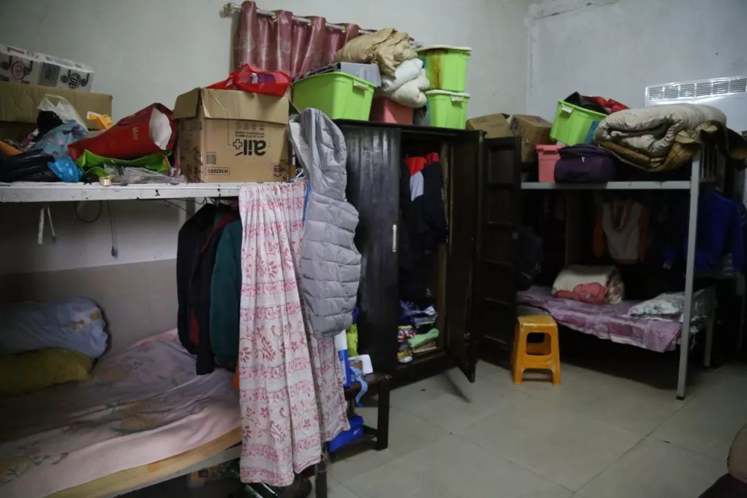 "不要吵,我是杀人犯,把钱拿来!"家中进了匪徒,女子"教科书式"自救!