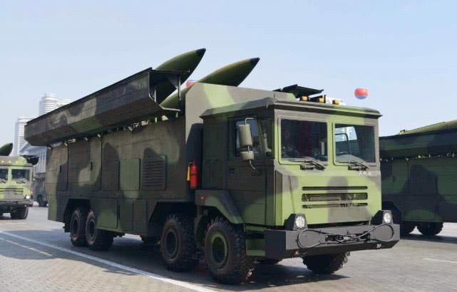 导弹发射车伪装成民用车,被交警直接拦下,罚款800美元