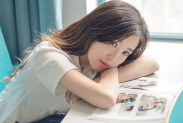 研究生毕业后,选择考公务员还是读博士好?这是