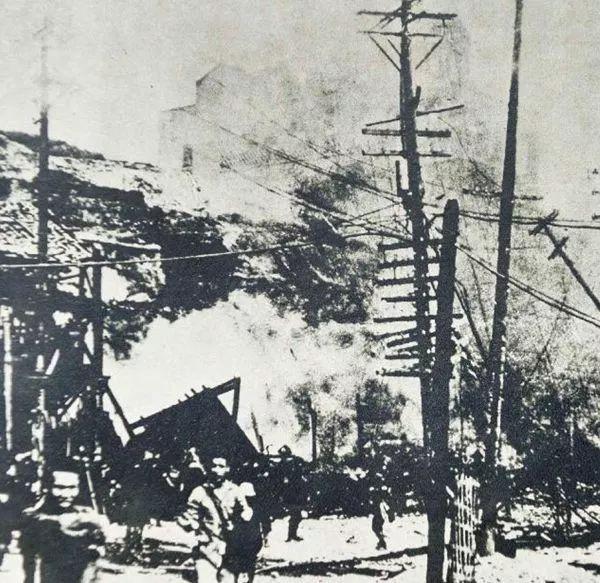 重庆大轰炸|陈可之|油画_新浪新闻