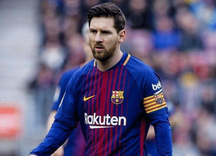 新浪看点# 普拉蒂尼:梅西才是金球奖最大. 来自红魔足球- - 微博