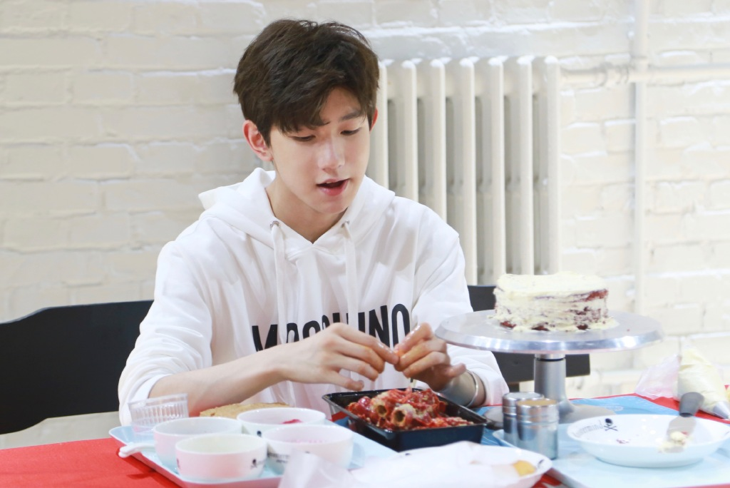 南开中学高考考点没有出现王源身影,粉丝向中学生王源说再见!