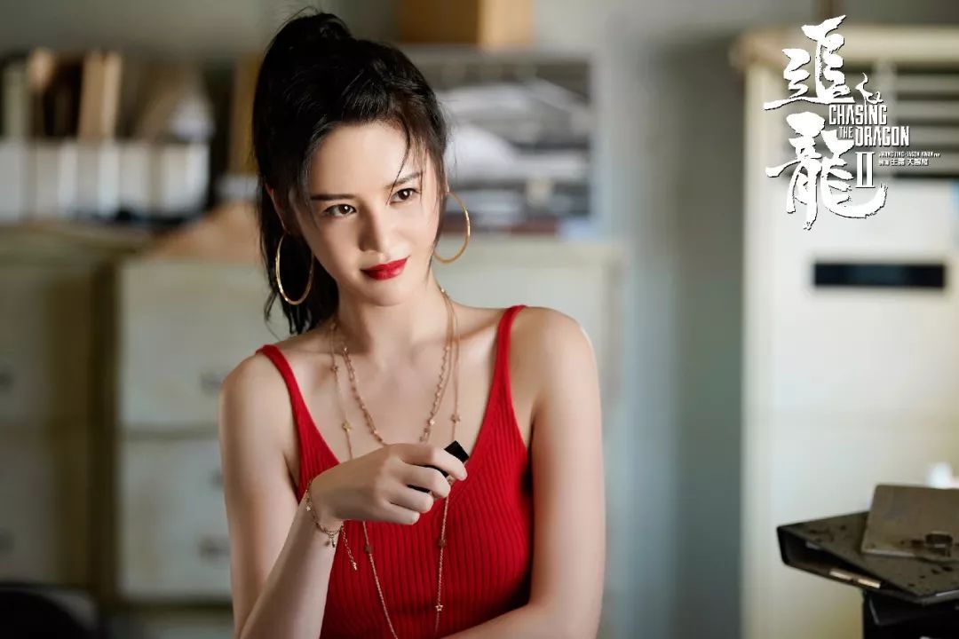 新晋晶女郎酷似邱淑贞性感神秘的她马上要刷屏