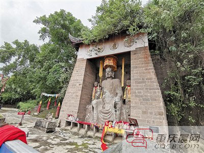 明玉珍在弹子石凿了座7.5米大佛