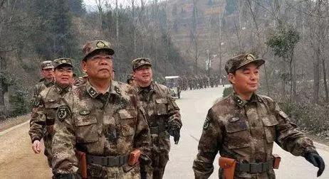 少校是军衔,一般的少校的职务是正营职|团职_新浪新闻