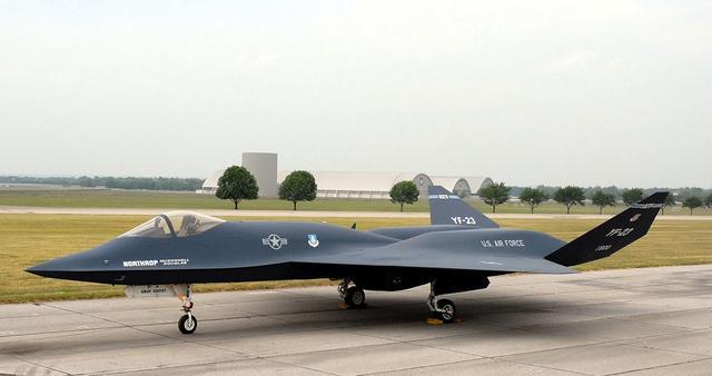 f-22的劲敌!yf-23当真融合了外星科技 太前卫导致未能被装备?