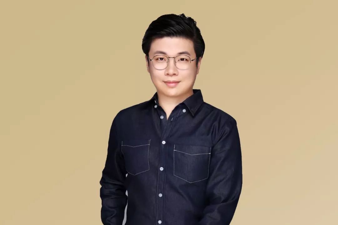 他是最年轻的网红讲师,奥赛一等奖,保送清华,罗振宇