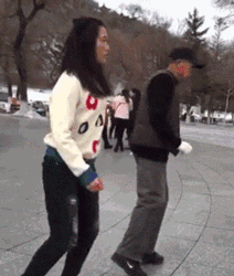搞笑GIF：你们看了几遍才懂这些照片呢？|大爷|大哥|黄毛_新浪新闻