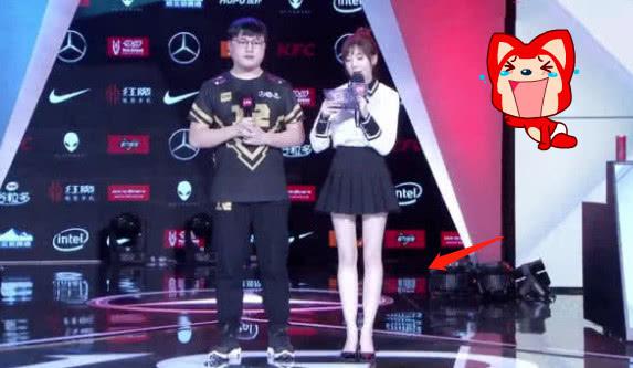 "电竞腿精"nara采访uzi,确认过长腿,康先生心动的人?