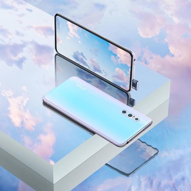 vivo x27拥有最高8gb 256gb超大内存组合,可以同时