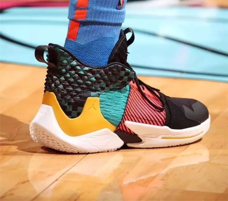 球鞋〕盘点五款适合突破变向型后卫穿的实战球鞋!