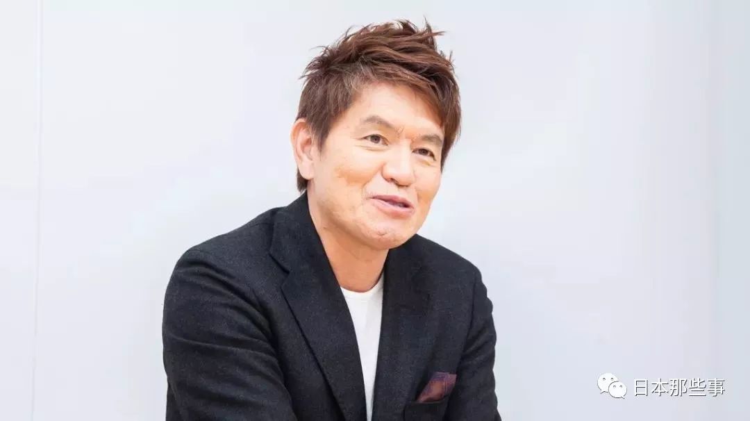 日本搞笑艺人有趣又多金 常得美女明星青睐|男女纠察队|搞笑艺人|山里