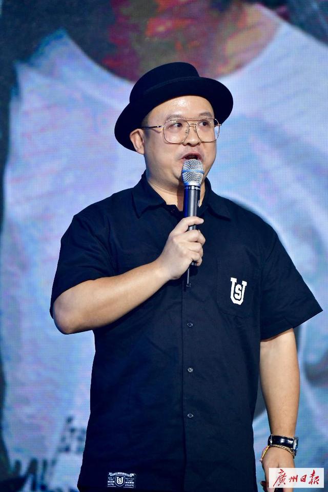 国际杂技比赛最高奖"金小丑"奖获得者吴正丹,魏葆华夫妇是广州故事会