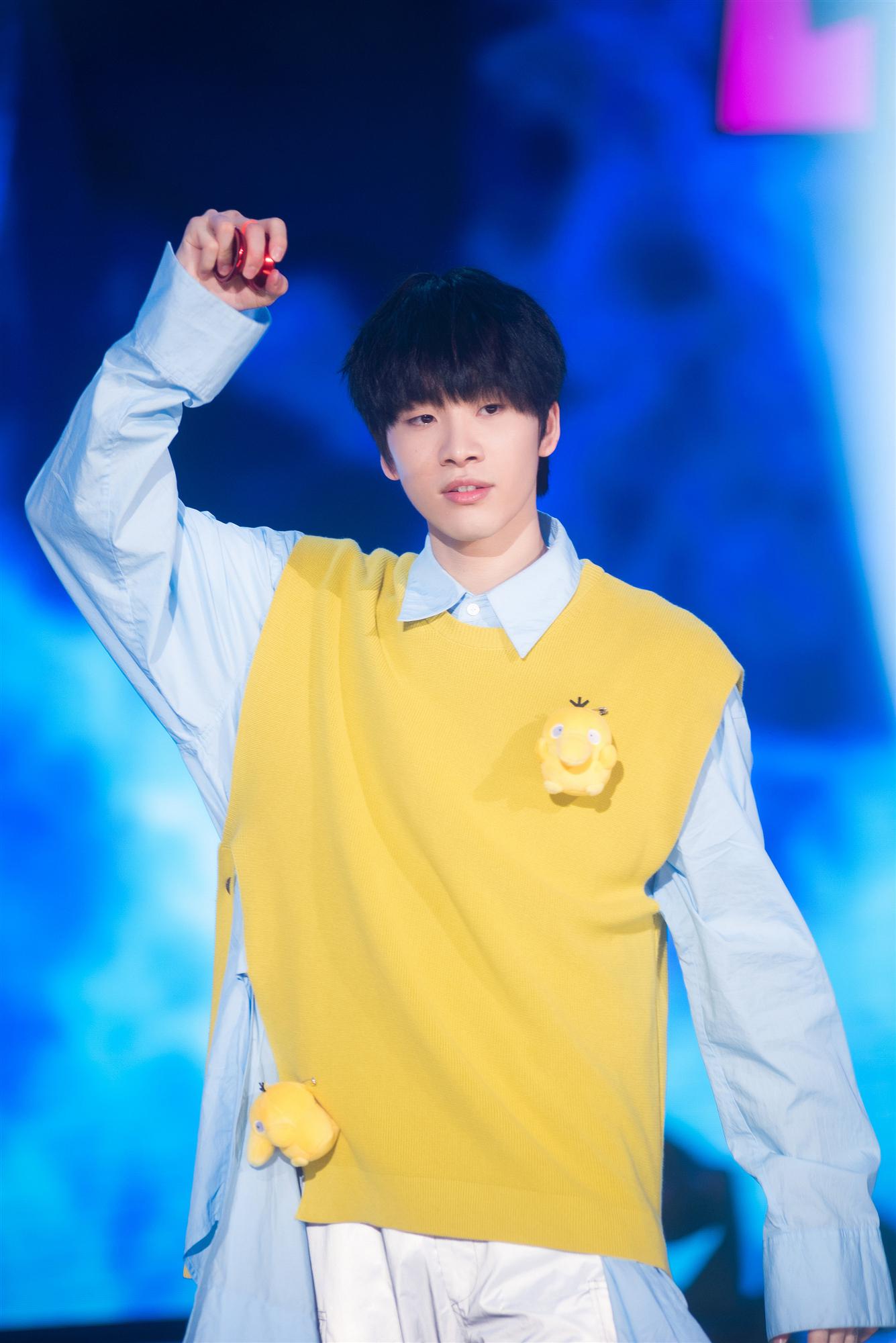 连淮伟《天天向上》首秀可爱值飙升 自创舞蹈悠悠球大秀养眼吸睛