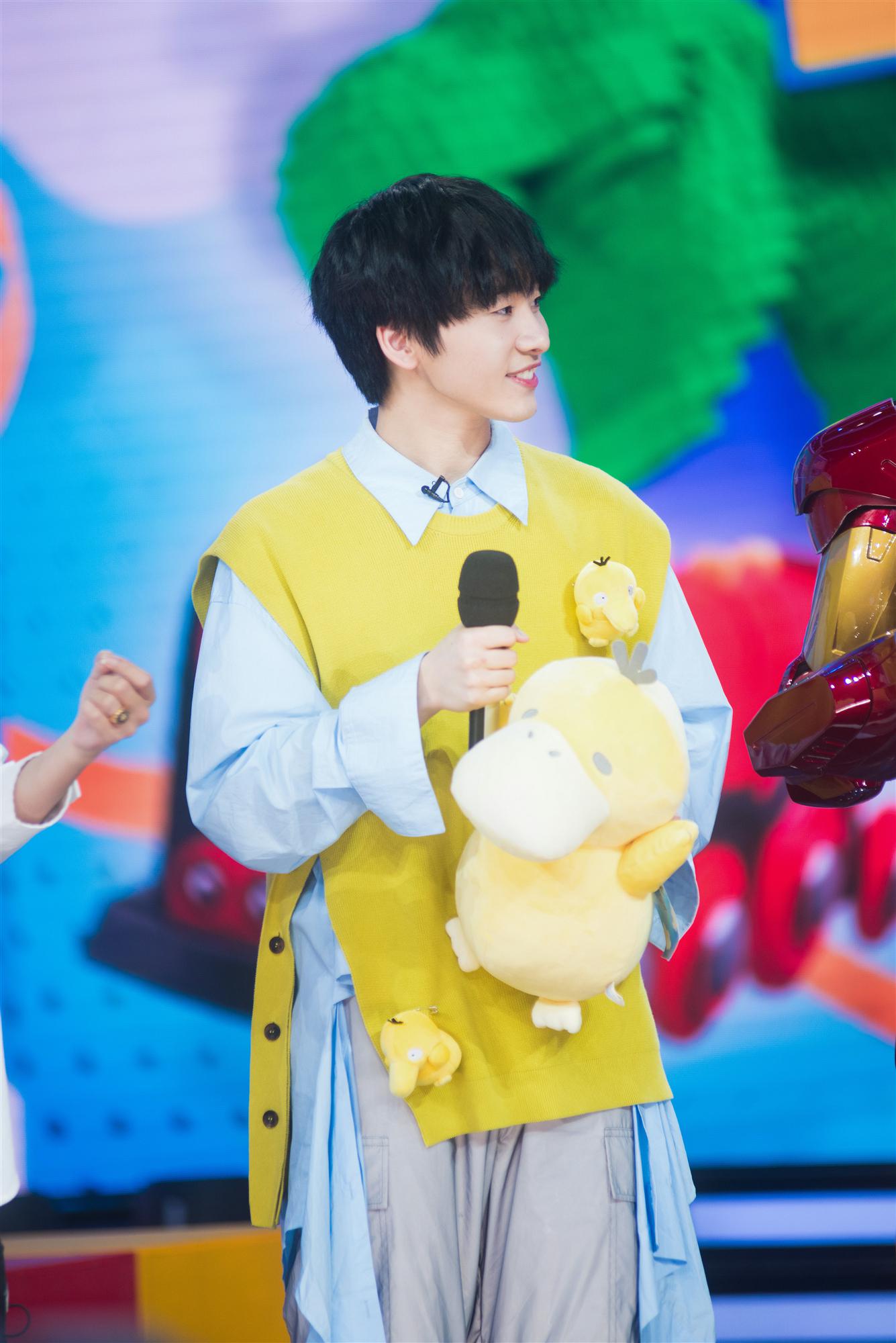 连淮伟《天天向上》首秀可爱值飙升 自创舞蹈悠悠球大秀养眼吸睛