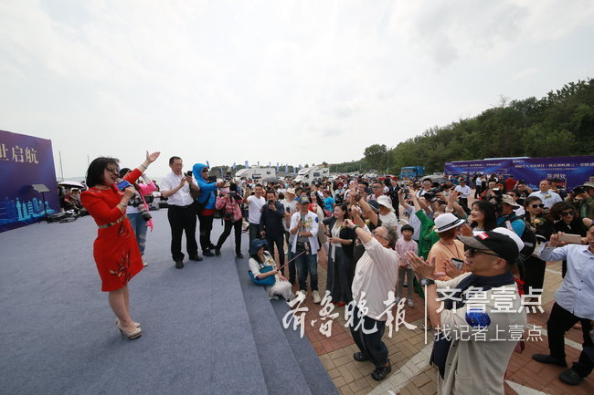 本次活动邀请到了网红达人王迪,龙姑姑,车晓菲,孙毛毛等众多明星到场