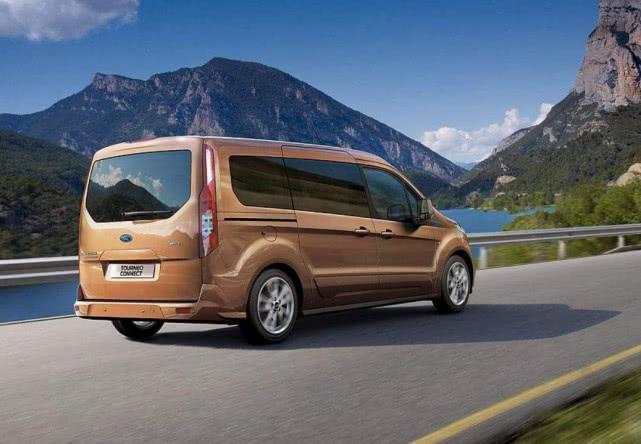 福特全顺mpv亮相7座布局侧滑门后排放倒可变大床