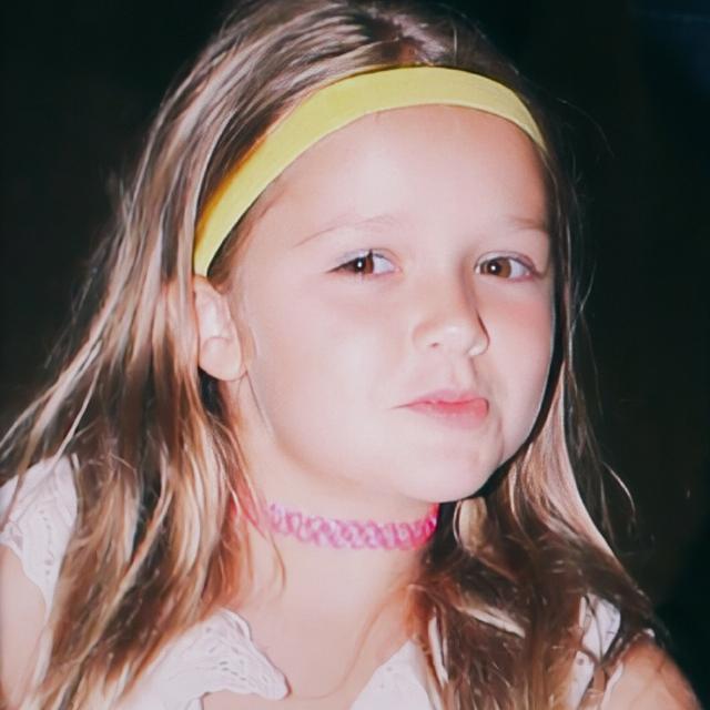 小七幼年照太招人喜欢!贝克汉姆和维多利亚 对七公主宠爱有加