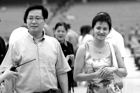奥运冠军高敏,与前夫离婚后,再嫁华人老公,2儿子却不是中国籍