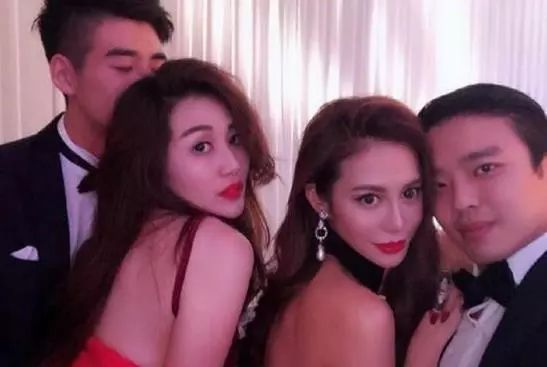 赌王千金何超盈“过大礼”壕无人性,她未来老公也不简单!