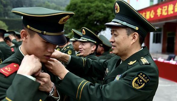 一般来说刚刚进入到部队的军人军衔都是列兵|军衔|列兵|部队_新浪新闻