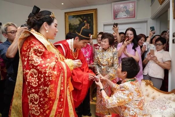 赌王千金何超盈“过大礼”壕无人性,她未来老公也不简单!
