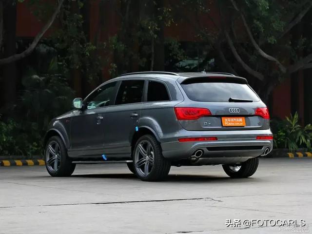 奥迪q7 6.0t v12旗舰版实拍,史上最霸气的q7,售价258万