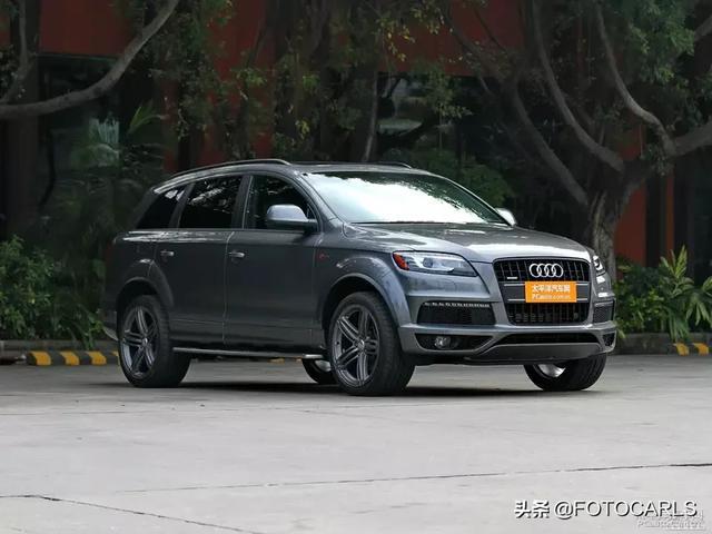 奥迪q7 6.0t v12旗舰版实拍,史上最霸气的q7,售价258万