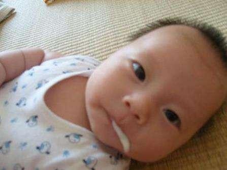 孩子吐奶、溢奶,可能是你没有做对这件事(图2) 孩子吐奶、溢奶,可能是你没有做对这件事,新手妈妈看