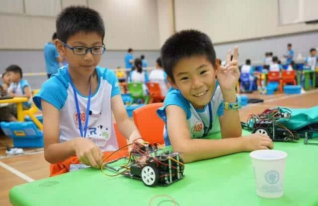 教育部重磅通知!中小学再添一门新课程,家长头疼:这谁辅导的了