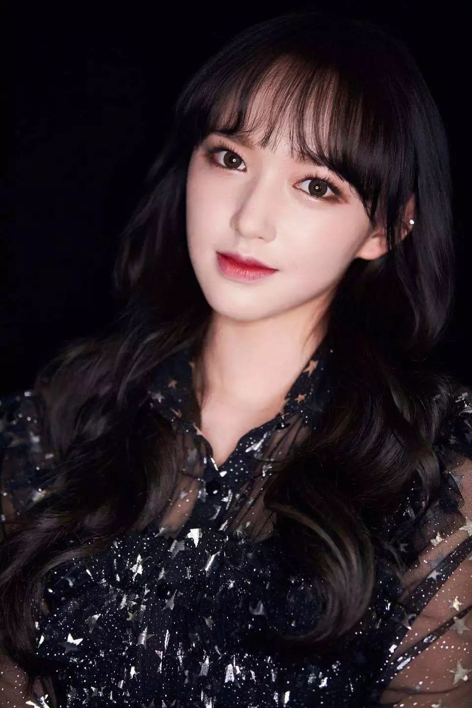 杨幂刘海新造型酷似泫雅!女明星是怎么做到换发型如换头的?