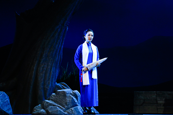 华东师范大学排演歌剧《江姐》,第一代"江姐"现场指导