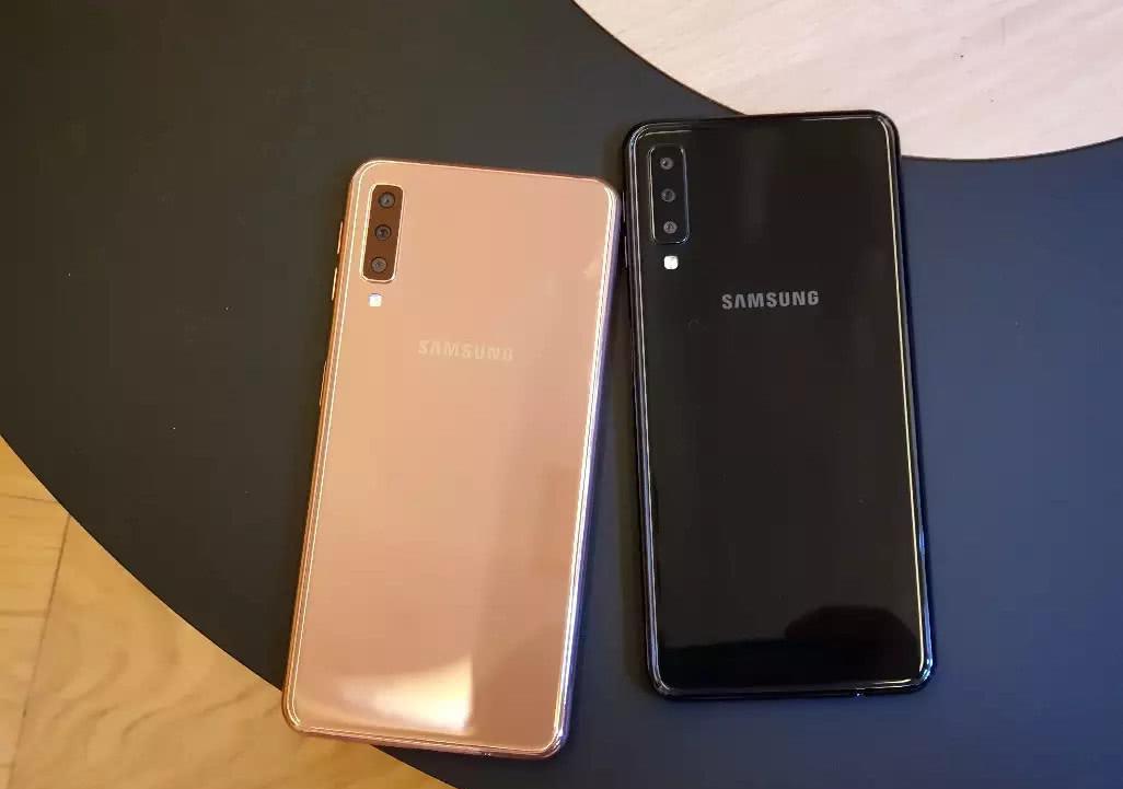 三星a50今日在美国发售采用屏下指纹和后置三摄